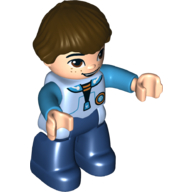 Деталь LEGO Duplo Adult Figure with 'Bowl Cut' Brown Hair - Light Bluish Gray Spacesuit with Badge and Medium Azure Sleeves - Light Flesh Hands and Face with Freckles - Dark Blue Legs  (Miles), Светлый сине-серый