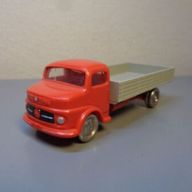 Деталь LEGO HO Scale Mercedes Open Bed Truck - Gray Flatbed, Желтый