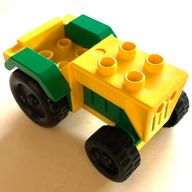 Деталь LEGO Duplo Tractor with Green Engine and Fenders, Желтый