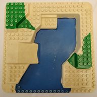 Деталь LEGO Duplo, Baseplate Raised 24 x 24, with Straight Ramp and Blue Pond, with Green Print, Белый