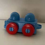 Деталь LEGO Primo Wheel Base 1 x 2 with Hitches and Red Wheels, Средне-голубой