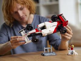 Набор LEGO McLaren MP4/4 & Ayrton Senna