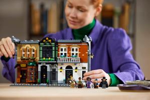 Набор LEGO Sherlock Holmes: Book Nook