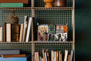 Набор LEGO Sherlock Holmes: Book Nook