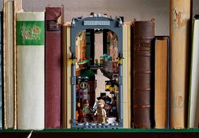 Набор LEGO Sherlock Holmes: Book Nook