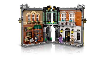 Набор LEGO Sherlock Holmes: Book Nook