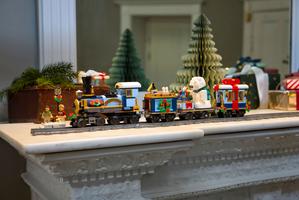 Набор LEGO Holiday Express Train