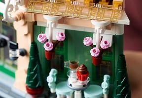 Набор LEGO French Cafe