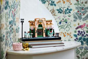 Набор LEGO French Cafe