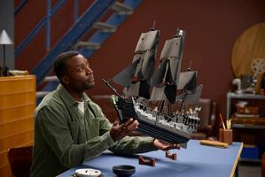 Набор LEGO Captain Jack Sparrow's Pirate Ship