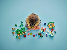 Набор LEGO Grandpa Pig's Garden and Greenhouse