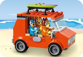 Набор LEGO Bluey’s Beach & Family Car Trip