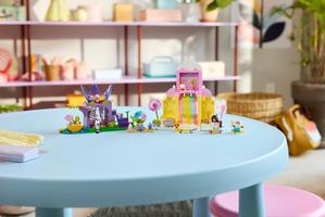 Набор LEGO Sweet Treat Mountain & Kitty Garden