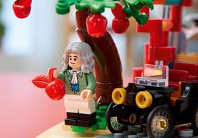 Набор LEGO The Evolution of STEM