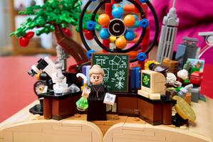 Набор LEGO The Evolution of STEM