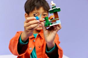 Набор LEGO Steve's Taiga Adventure