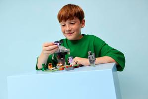 Набор LEGO The Pale Garden