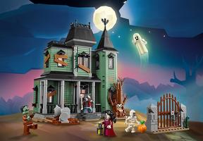 Набор LEGO Haunted Mansion