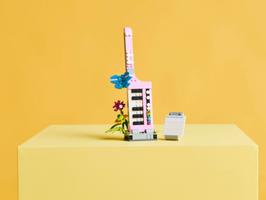 Набор LEGO Typewriter with Flowers