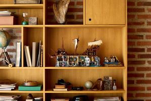 Набор LEGO The Goonies: The Walshes' Attic