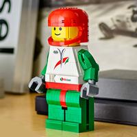 Набор LEGO Up-Scaled Racing Driver Minifigure
