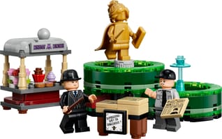 Набор LEGO 40901 «Министерские закуски» и стойка с «Ежедневным пророком»