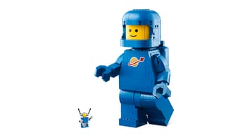 Набор LEGO 40921 Увеличенная минифигурка синего астронавта
