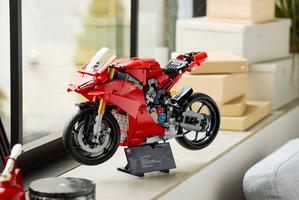 Набор LEGO Ducati Panigale V4 S Motorcycle