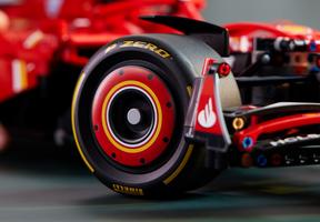 Набор LEGO Ferrari SF-24 F1 Car