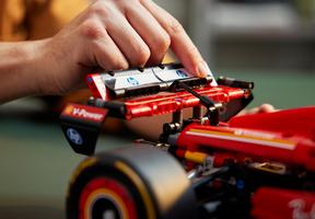 Набор LEGO Ferrari SF-24 F1 Car