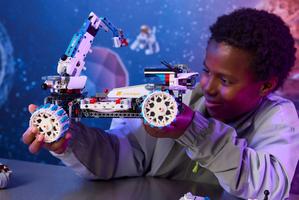 Набор LEGO Lunar Outpost Moon Rover Space Vehicle