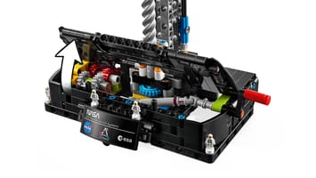Набор LEGO Ракета Space Launch System программы NASA Artemis
