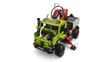 Набор LEGO Mercedes-Benz Unimog U 5023 с подъемным краном