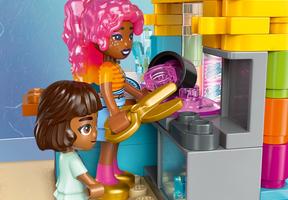 Набор LEGO Heartlake City Candy Store