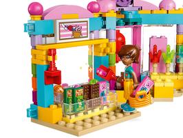 Набор LEGO Heartlake City Candy Store