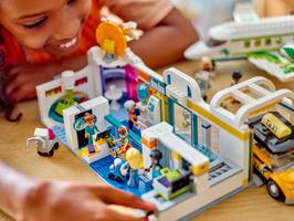 Набор LEGO Heartlake City Airport and Airplane