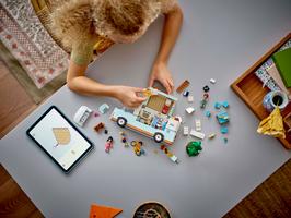 Набор LEGO Friendship Camper Van Adventure