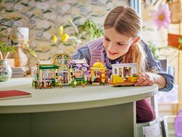 Набор LEGO Plant Cafe & Flower Shop