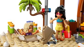 Набор LEGO Family Vacation Beach Resort