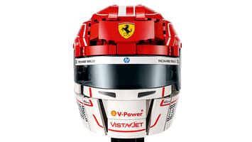Набор LEGO Шлем Шарля Леклера Scuderia Ferrari HP