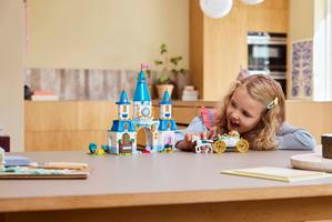 Набор LEGO Cinderella's Castle & horse Carriage