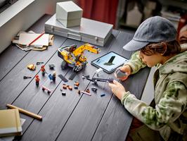 Набор LEGO Yellow Construction Excavator