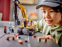 Набор LEGO Yellow Construction Excavator