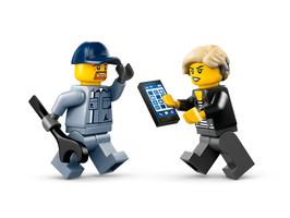 Набор LEGO Tow Truck and Sports Car Repair