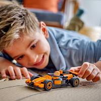 Набор LEGO F1 Driver with McLaren Race Car