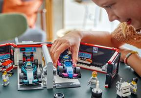 Набор LEGO F1 Garage & Mercedes-AMG & Alpine Cars