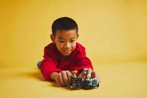 Набор LEGO Airplane vs. Hospital Bed Race Car Pack