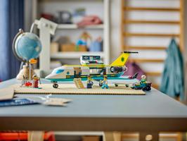 Набор LEGO Emergency Air Ambulance Airplane