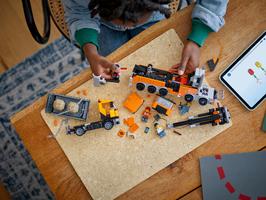 Набор LEGO Heavy-Duty Recovery Tow Truck with Crane