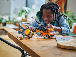 Набор LEGO Heavy-Duty Recovery Tow Truck with Crane